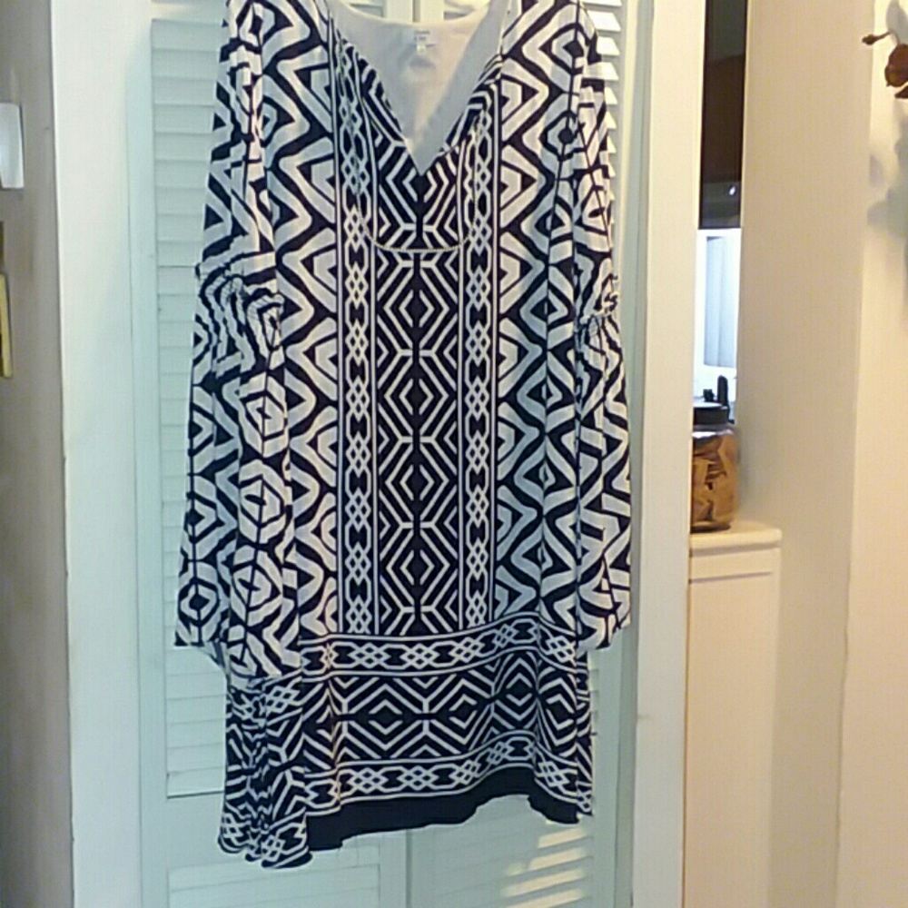 Crown and Ivy bell sleeve dress